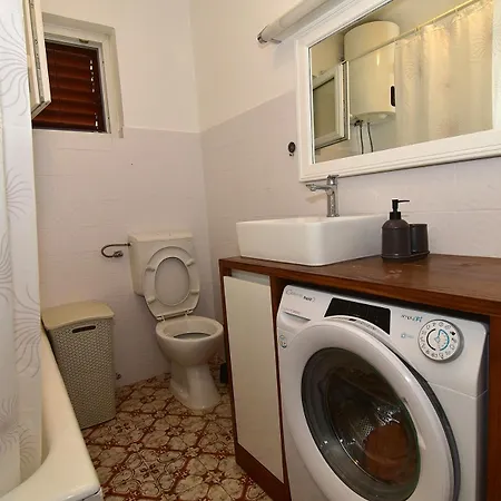Lanasara Apartment *